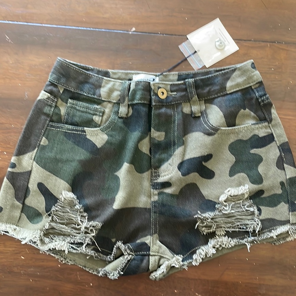 Superdown Callen Denim Shorts in camo